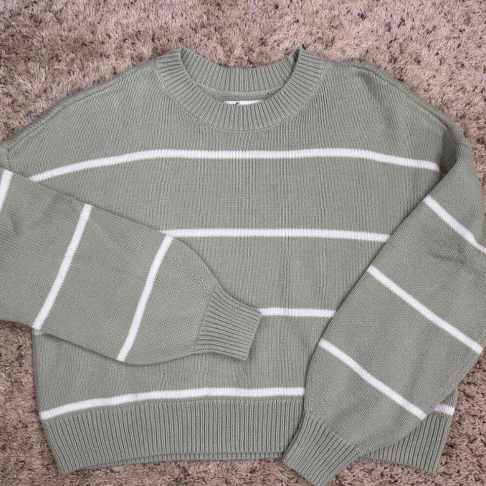 Hollister Light Green Sweater